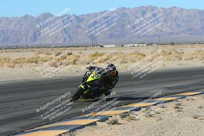 media/Jan-10-2025-CVMA Friday Practice (Fri) [[489e0da257]]/Group 4 and Trackday/Session 2 (Turn 4 Inside)/